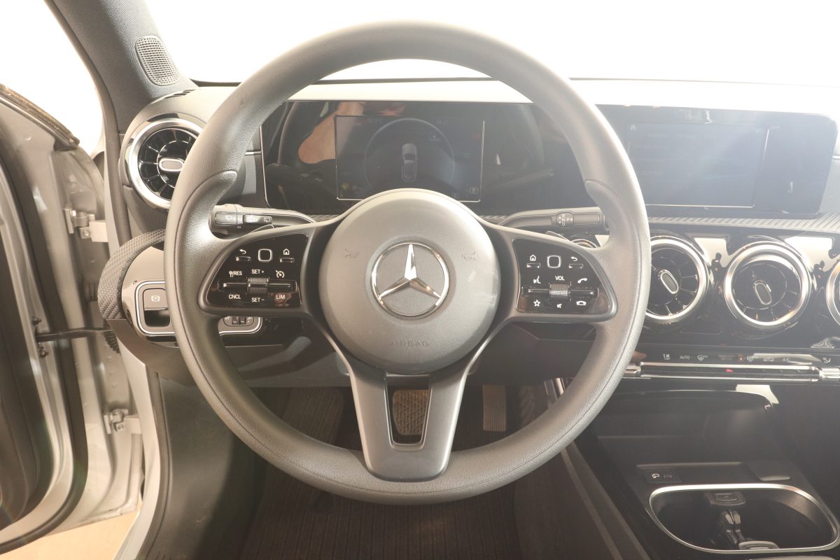 Mercedes-Benz A 180 - Bild 18